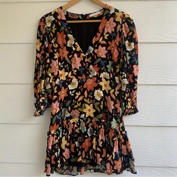Karlie Floral Faux Wrap Mini Dress size Small 3/4 Sleeve Ruffled Hem V Neck - Picture 1 of 15